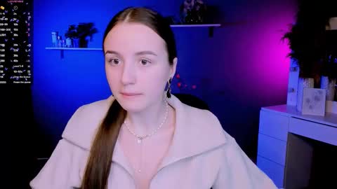 Snapshot of leslie_bird chatting on 16, 10, 2025 leslie_bird online show from 16, 10, 2025