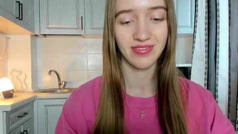 Snapshot of leslie_my_lovee chatting on 12, 11, 2025 LESLIE online show from 12, 11, 2025