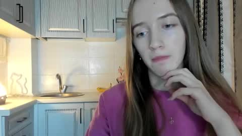 Snapshot of leslie_my_lovee chatting on 19, 11, 2025 LESLIE online show from 19, 11, 2025