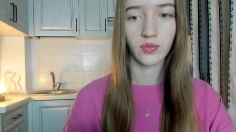 Snapshot of leslie_my_lovee chatting on 21, 11, 2025 LESLIE online show from 21, 11, 2025