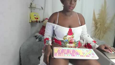 lesliee_brownn online show from 3, 12, 2025
