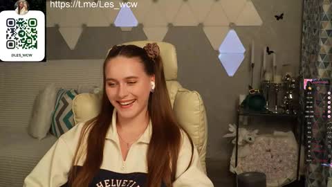 LeslieKorfs online show from 25, 10, 2025