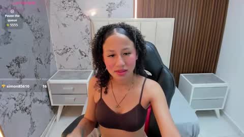 Snapshot of leslysimpson chatting on 17, 2, 2026 online show from 17, 2, 2026