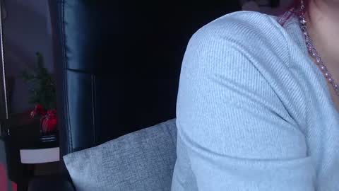 Snapshot of lessboobs_gh chatting on 3, 12, 2024 Less online show from 3, 12, 2024