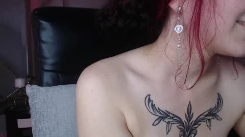 Snapshot of lessboobs_gh chatting on 7, 12, 2024 Less online show from 7, 12, 2024