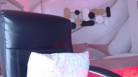 Snapshot of lessboobs_gh chatting on 12, 12, 2024 Less online show from 12, 12, 2024