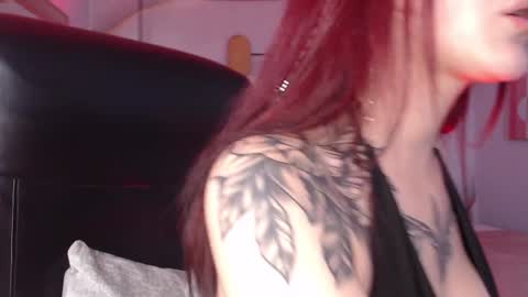 Snapshot of lessboobs_gh chatting on 29, 12, 2024 Less online show from 29, 12, 2024