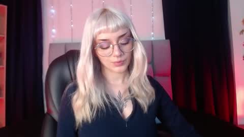 Snapshot of lessboobs_gh chatting on 12, 3, 2025 Less online show from 12, 3, 2025