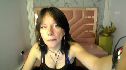 Snapshot of levii_ch chatting on 17, 12, 2025 Luisa online show from 17, 12, 2025