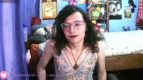 Snapshot of lewd_mooncat chatting on 12, 6, 2026 Lewd Mooncat online show from 12, 6, 2026