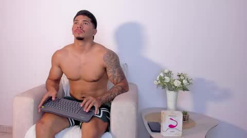 Snapshot of lewishamiltom chatting on 6, 5, 2026 lewis online show from 6, 5, 2026