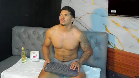 Snapshot of lewishamiltom chatting on 26, 5, 2026 lewis online show from 26, 5, 2026