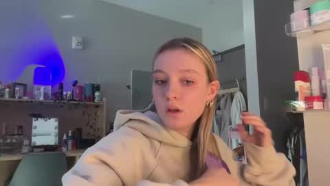lexisRose online show from 1, 2, 2025