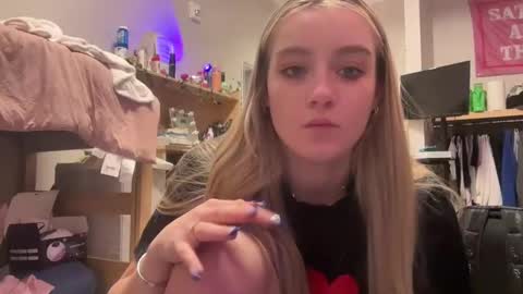lexisRose online show from 5, 3, 2025