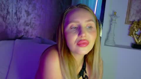 Snapshot of lexi_u_ chatting on 11, 11, 2025 LEXXY online show from 11, 11, 2025