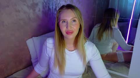 Snapshot of lexi_u_ chatting on 20, 11, 2025 LEXXY online show from 20, 11, 2025