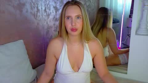 Snapshot of lexi_u_ chatting on 21, 11, 2025 LEXXY online show from 21, 11, 2025