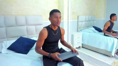 Snapshot of lexianddeker chatting on 20, 9, 2025 Lexi  Derek online show from 20, 9, 2025