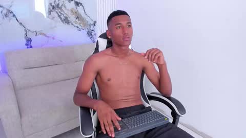 Snapshot of lexianddeker chatting on 25, 9, 2025 Lexi  Derek online show from 25, 9, 2025