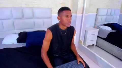 Snapshot of lexianddeker chatting on 30, 9, 2025 Lexi  Derek online show from 30, 9, 2025