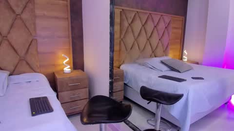 Snapshot of lexianddeker chatting on 15, 10, 2025 Lexi  Derek online show from 15, 10, 2025