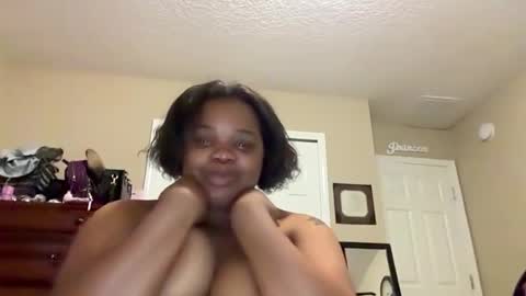 Lexietheweirdo online show from 25, 4, 2026