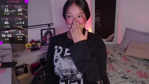 Lexie Thompson   8pm  0000am -5 online show from 4, 11, 2025