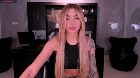 Lexie  online show from 25, 7, 2026