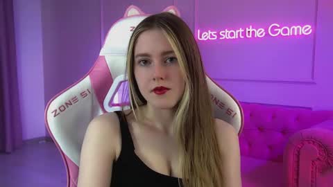 Snapshot of lexireadway chatting on 7, 5, 2026 Lexi online show from 7, 5, 2026