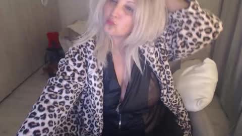 Snapshot of lexxa_blond chatting on 24, 4, 2026 Hannah online show from 24, 4, 2026