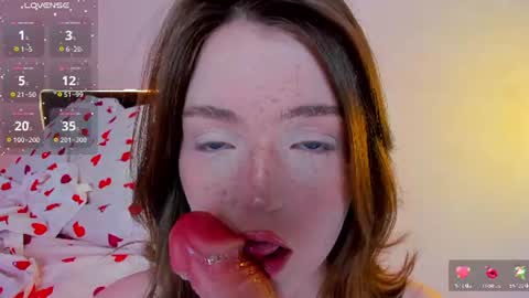 Snapshot of lexxxxxxi chatting on 15, 6, 2026 lexi miu online show from 15, 6, 2026