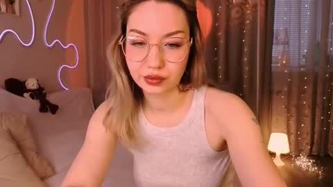 Lily online show from 10, 3, 2026