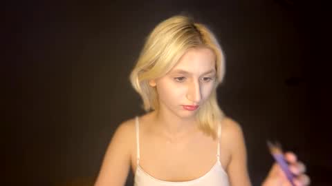 Snapshot of leyasaolee chatting on 26, 11, 2025 Leya online show from 26, 11, 2025