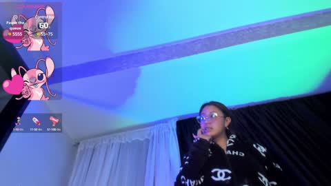   online show from 10, 1, 2025