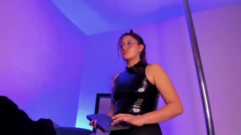   online show from 11, 1, 2025