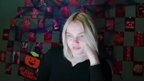 Leyla online show from 3, 10, 2025