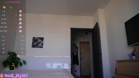 Snapshot of leyla_ly chatting on 17, 10, 2025 Leyla ly Ill be here Tuesday Thursday Friday Saturday Sunday online show from 17, 10, 2025