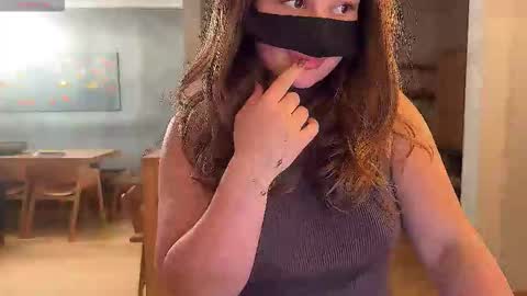 Snapshot of leyla_on_sport chatting on 25, 10, 2025 Leyla online show from 25, 10, 2025