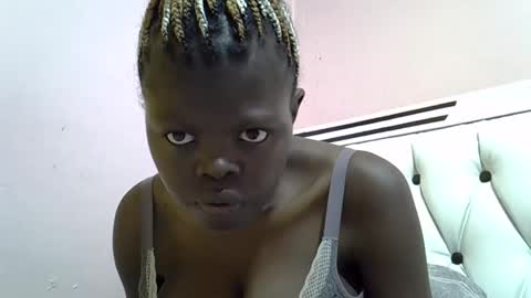 laylani69 online show from 27, 2, 2025