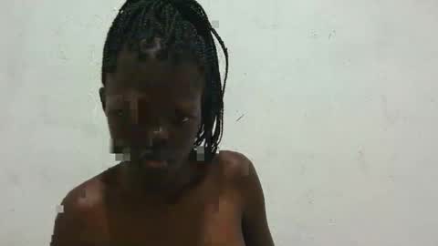 laylani69 online show from 18, 5, 2026