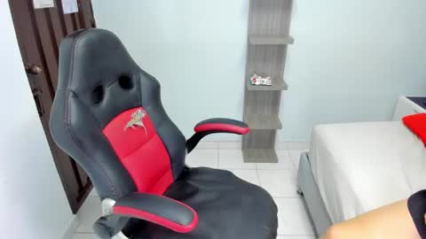 Snapshot of leynabraun chatting on 19, 12, 2024 online show from 19, 12, 2024