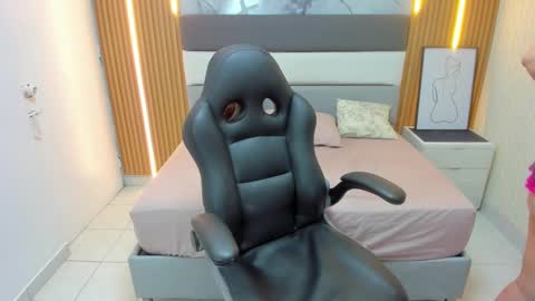 Snapshot of leynabraun chatting on 23, 9, 2025 online show from 23, 9, 2025