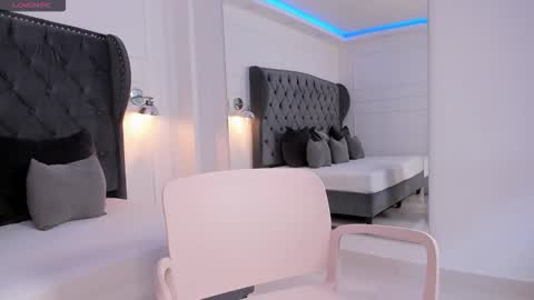 lia_cat__ online show from 5, 12, 2025