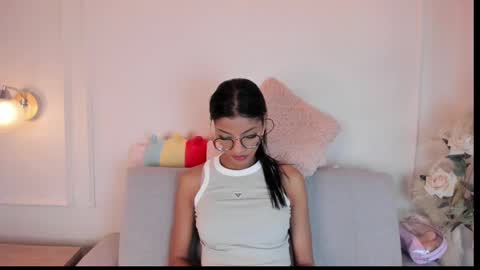 Snapshot of lia_girl2 chatting on 1, 2, 2025 Lia online show from 1, 2, 2025