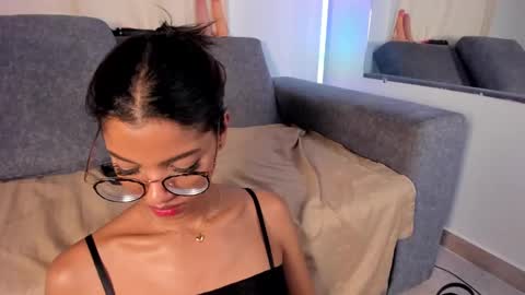 Snapshot of lia_girl2 chatting on 4, 2, 2025 Lia online show from 4, 2, 2025