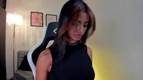 Snapshot of lia_girl2 chatting on 3, 10, 2025 Lia online show from 3, 10, 2025
