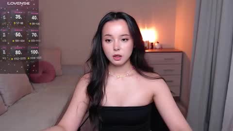 Snapshot of lia_hetty chatting on 1, 11, 2025 L I A online show from 1, 11, 2025