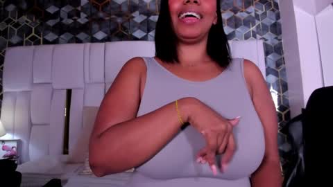 Snapshot of lia_mariana chatting on 8, 6, 2026 lia_mariana online show from 8, 6, 2026