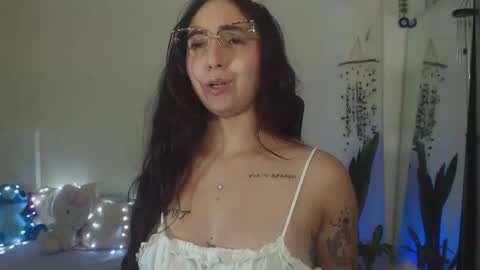 Lia  online show from 10, 3, 2026