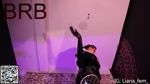 Snapshot of lia_owo chatting on 28, 10, 2025 Liana online show from 28, 10, 2025